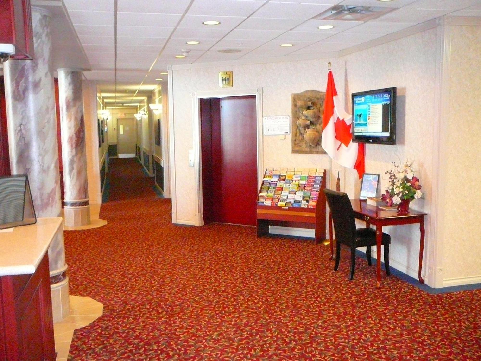 Coast Abbotsford Hotel & Suites Buitenkant foto