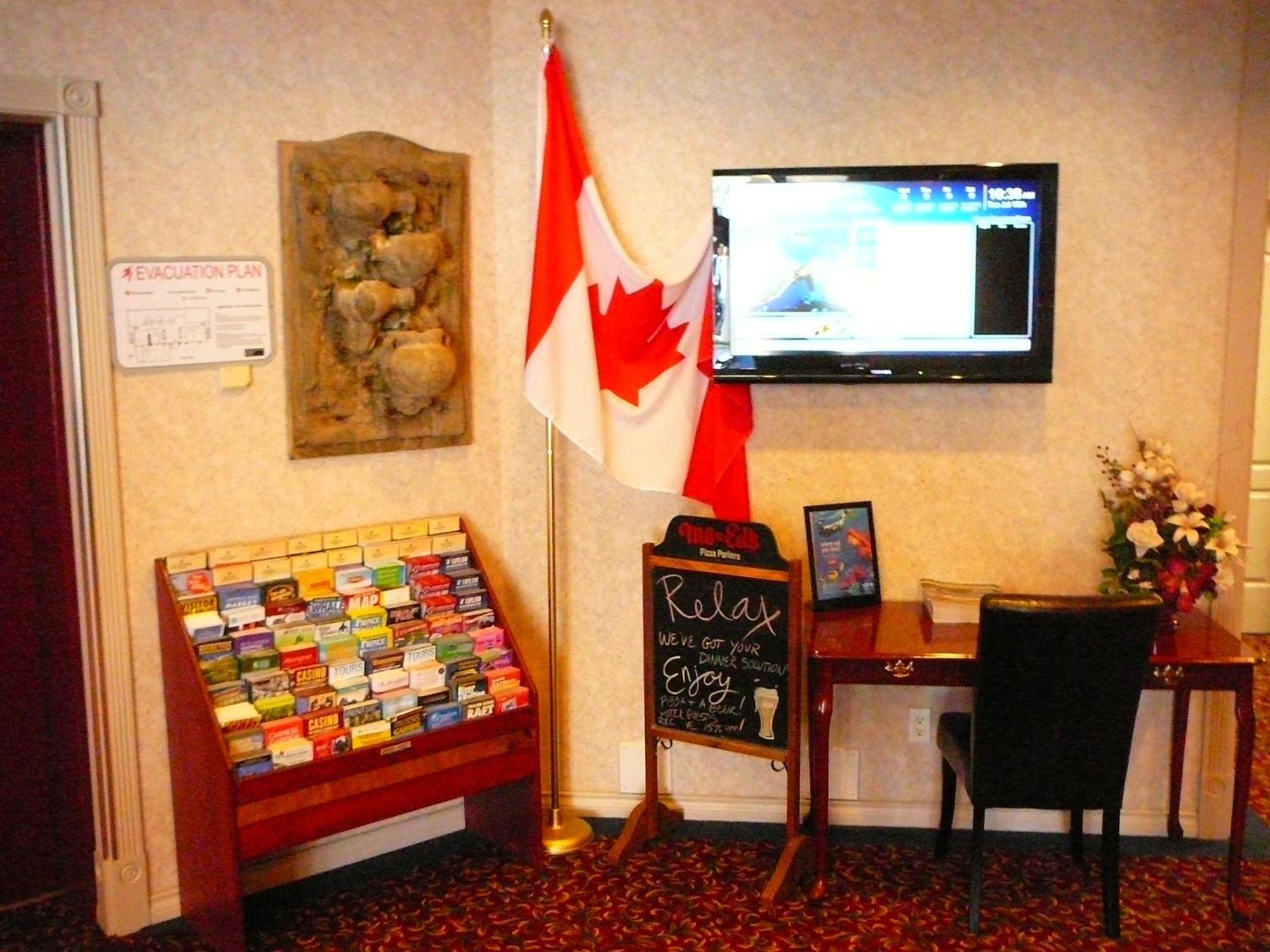 Coast Abbotsford Hotel & Suites Buitenkant foto