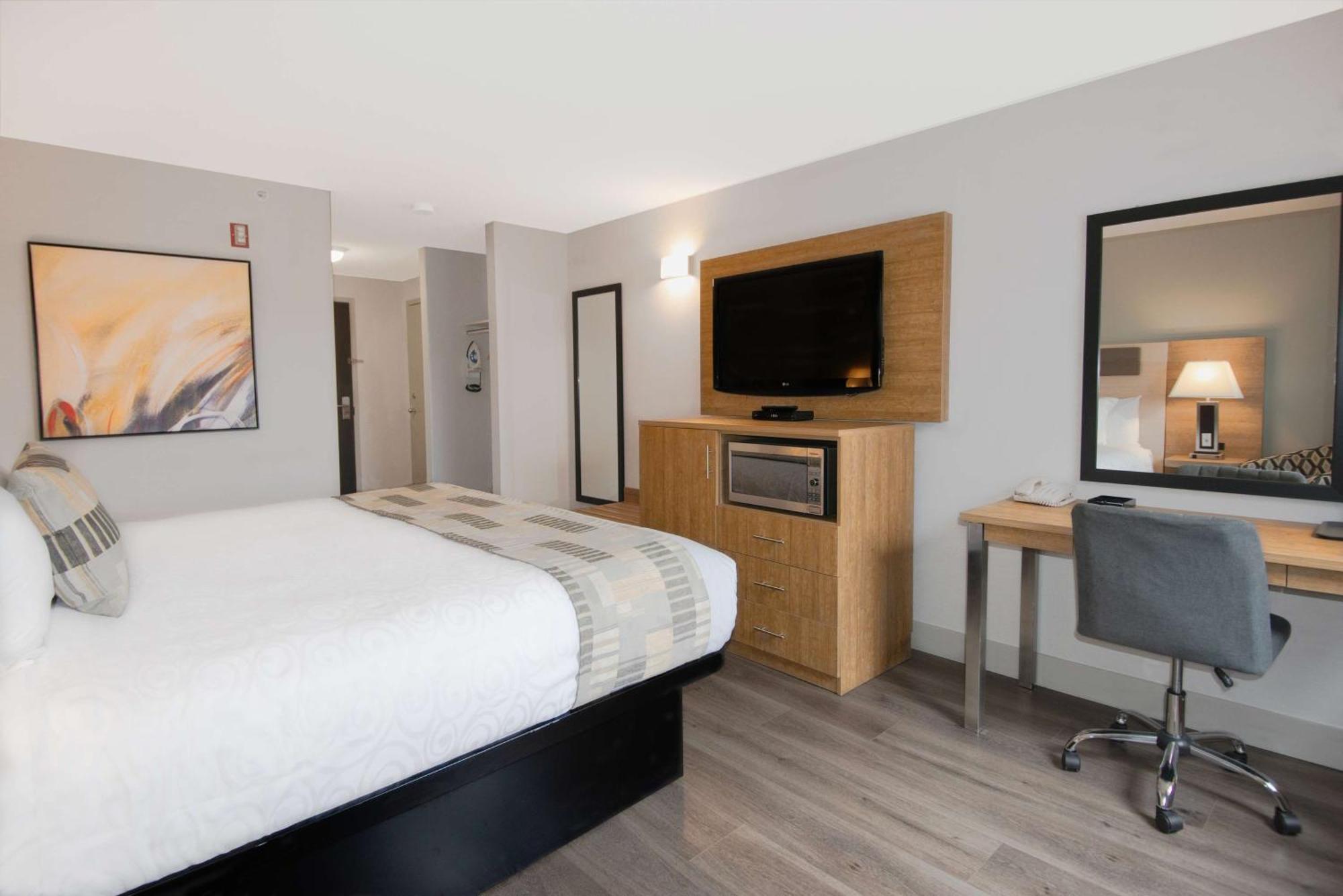 Coast Abbotsford Hotel & Suites Buitenkant foto